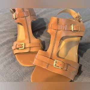 Franco Sarto t-strap Sandals